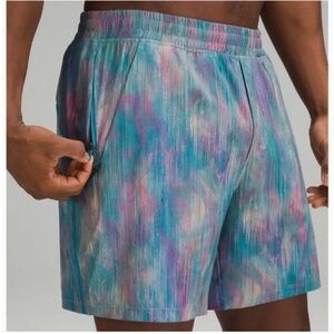 Lululemon Mens Pace Breaker Unlined Short 5” Size Small Pixel Diffuse Blue Pink